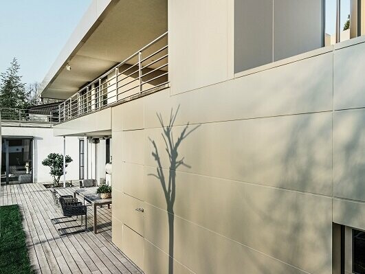 Glamour auf der Weinstraße - Ein Einfamilienhaus PREFABOND Aluminium Verbundplatte in Bronze