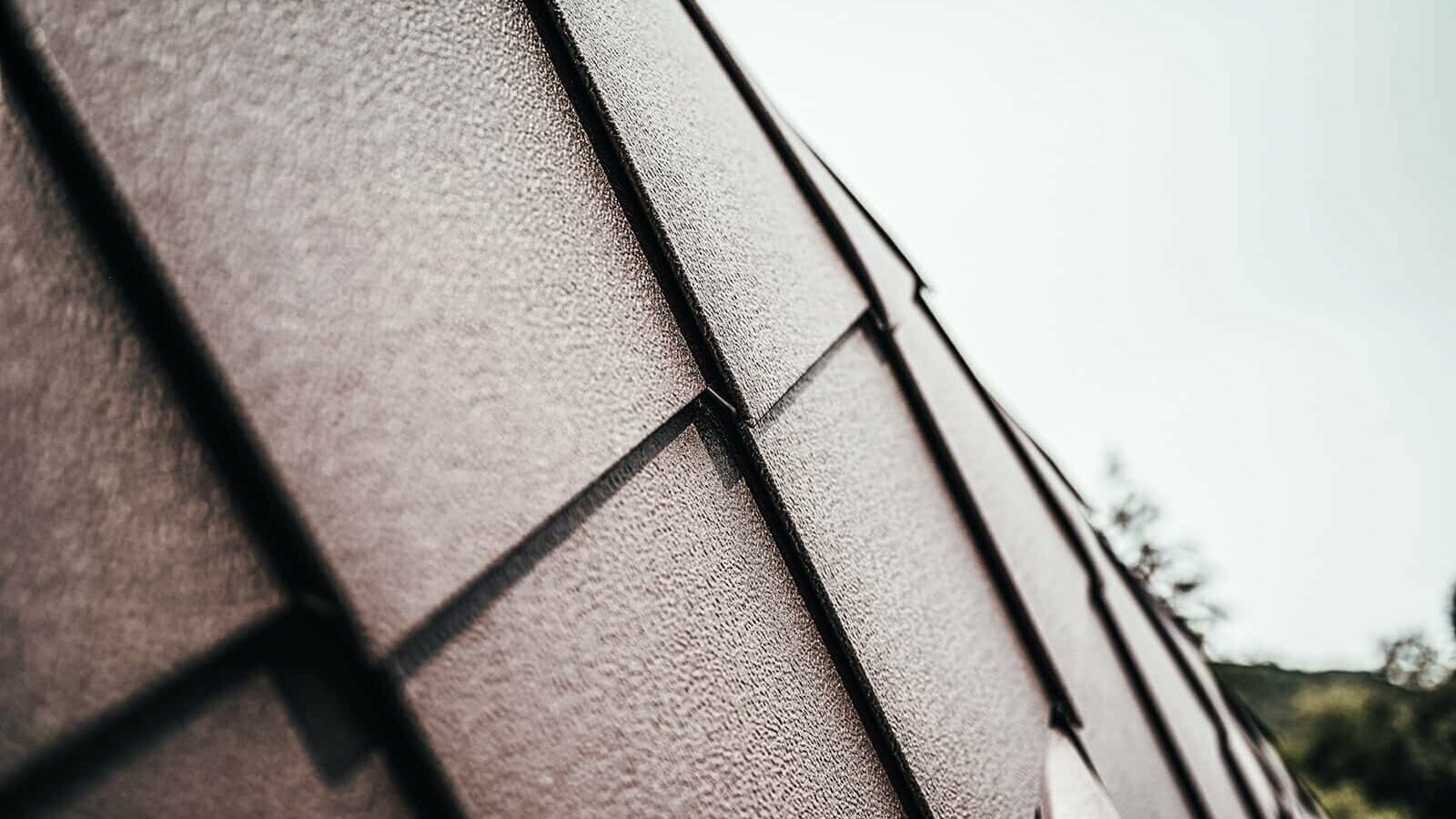 Nahaufnahme von PREFA Dach- und Fassadenschindeln