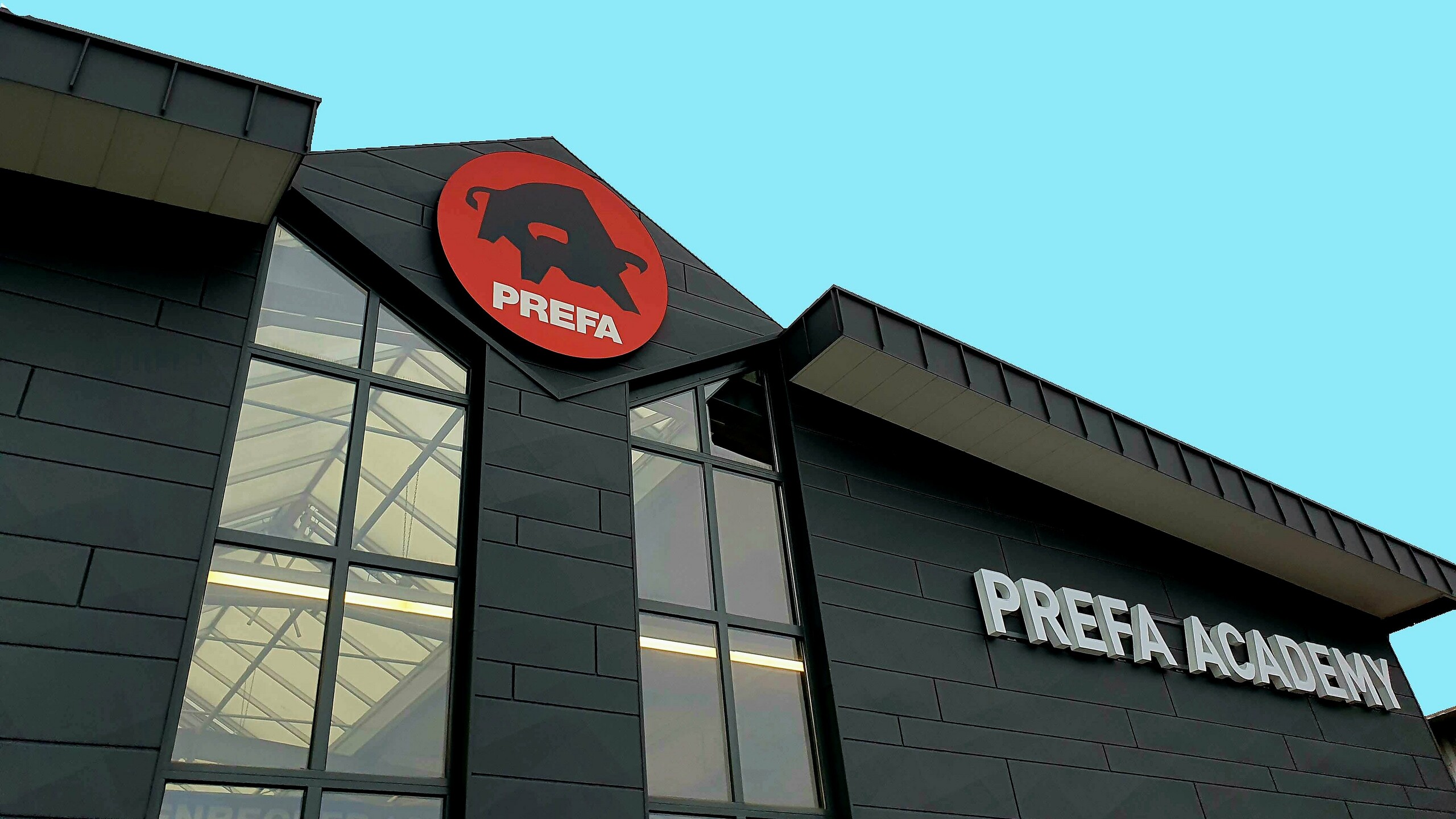 Die starke Fassade der PREFA Academy in Hamburg