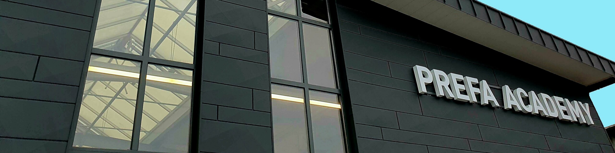 Die starke Fassade der PREFA Academy in Hamburg