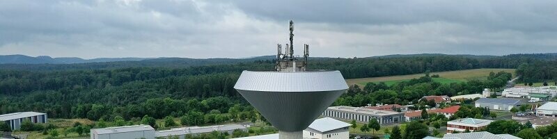 Wasserturm in Dreißigacker gedeckt in PREFALZ Silbermetalic Stucco