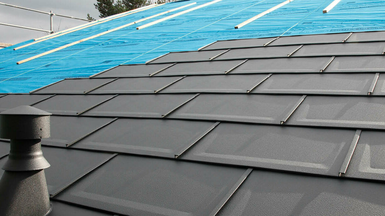 PREFA R.16 Dachplatte auf dem Dach des Gewinners vom Sanierungsgewinnspiel 2017