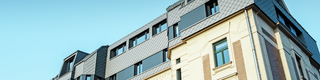 BOKU Wien mit der Dach- und Wandraute 29 × 29 in P.10 Hellgrau