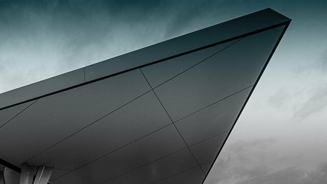 Die Seethalerhütte auf 2.470 Metern Seehöhe bei Sonnenuntergang, eingedeckt mit PREFA Dach- und Fassasdenpaneelen FX.12