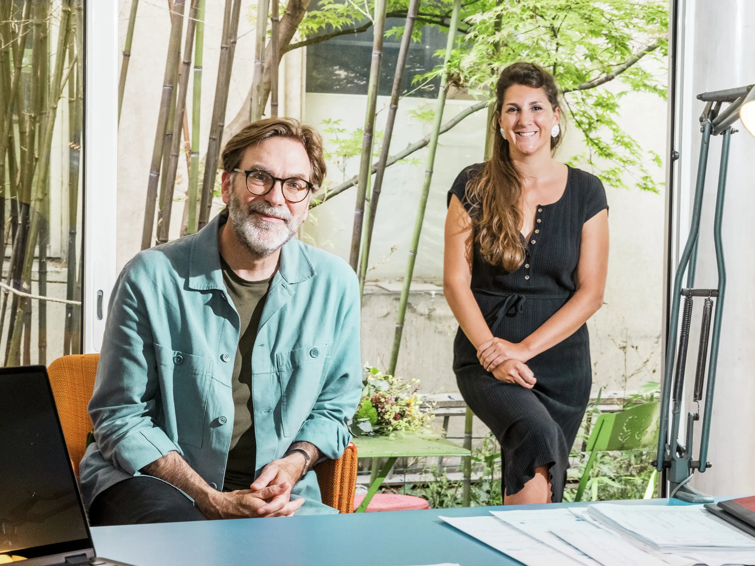 Die Architekten Florian Golay und Noémie Guimbard vom Architekturbüro Atelier Léger leiteten unter anderem das Sanierungsprojekt der historischen Scheune „La Grange à Gaby“ in Engins. Das Projekt verbindet traditionelle Architektur mit modernen Materialien wie dem PREFA-Aluminiumdach.