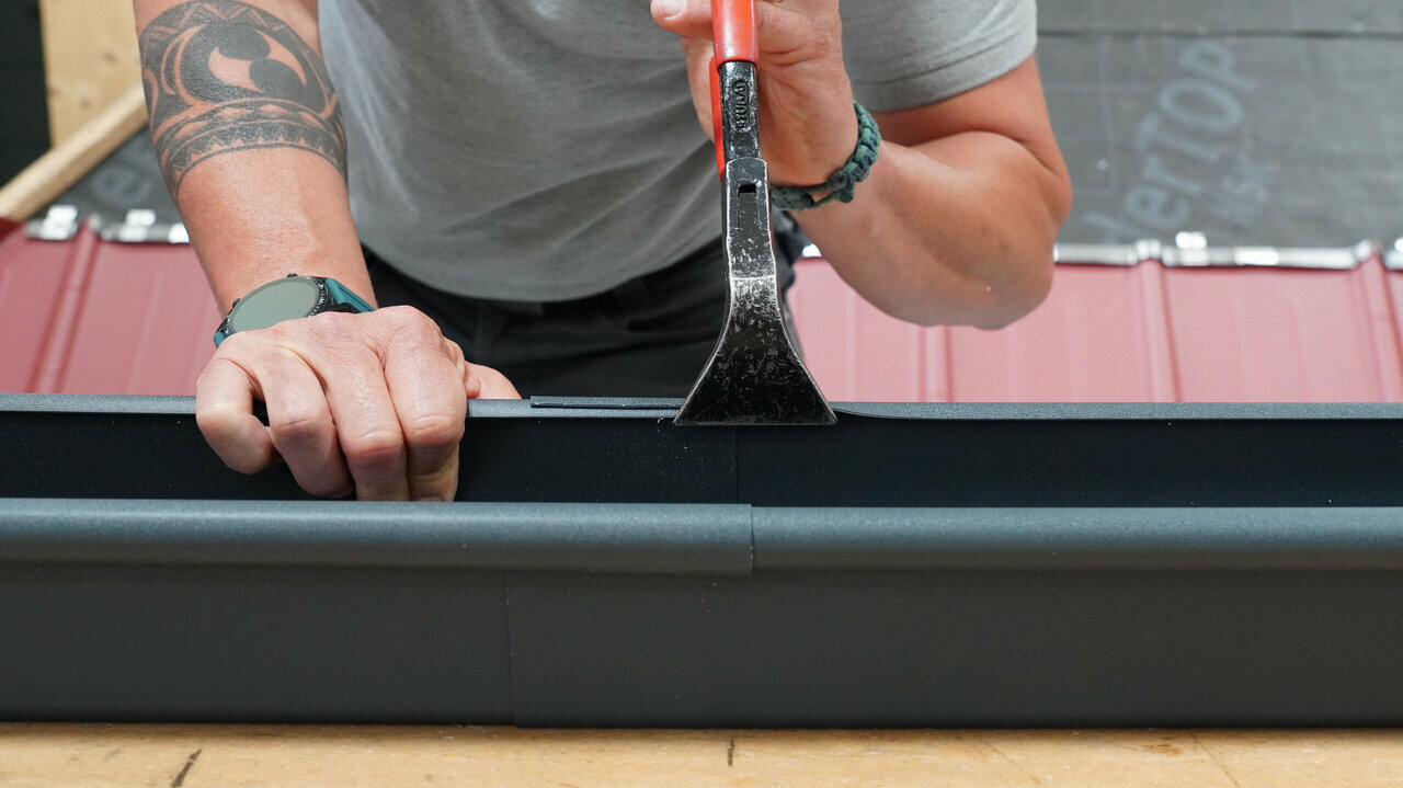Schritt 6 der Kastenrinnenverbindung ohne Rinnenwulstöffner