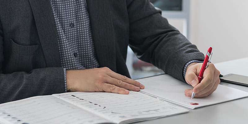 FÜR IHRE FRAGEN UND ANREGUNGEN