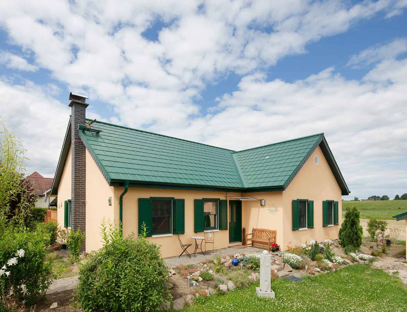 Referenzobjekte PREFA Dachsysteme Dachplatte 06 P.10 moosgrün