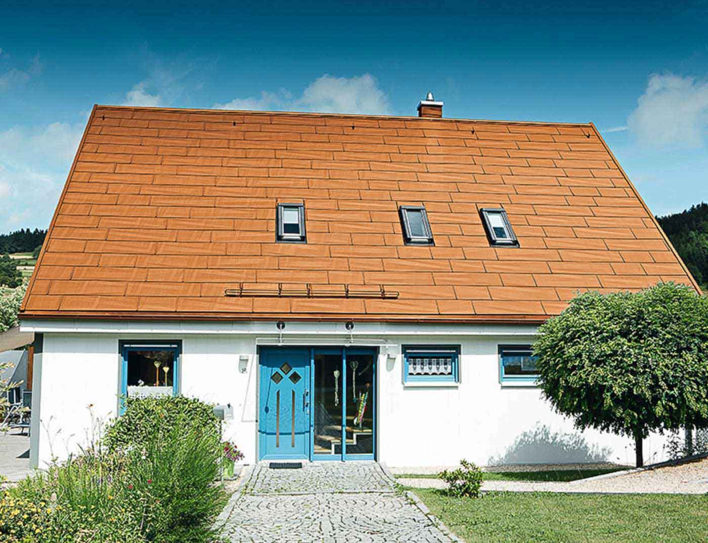 Referenzobjekte PREFA Dachsysteme Dachpaneel FX.12 04 P.10 ziegelrot