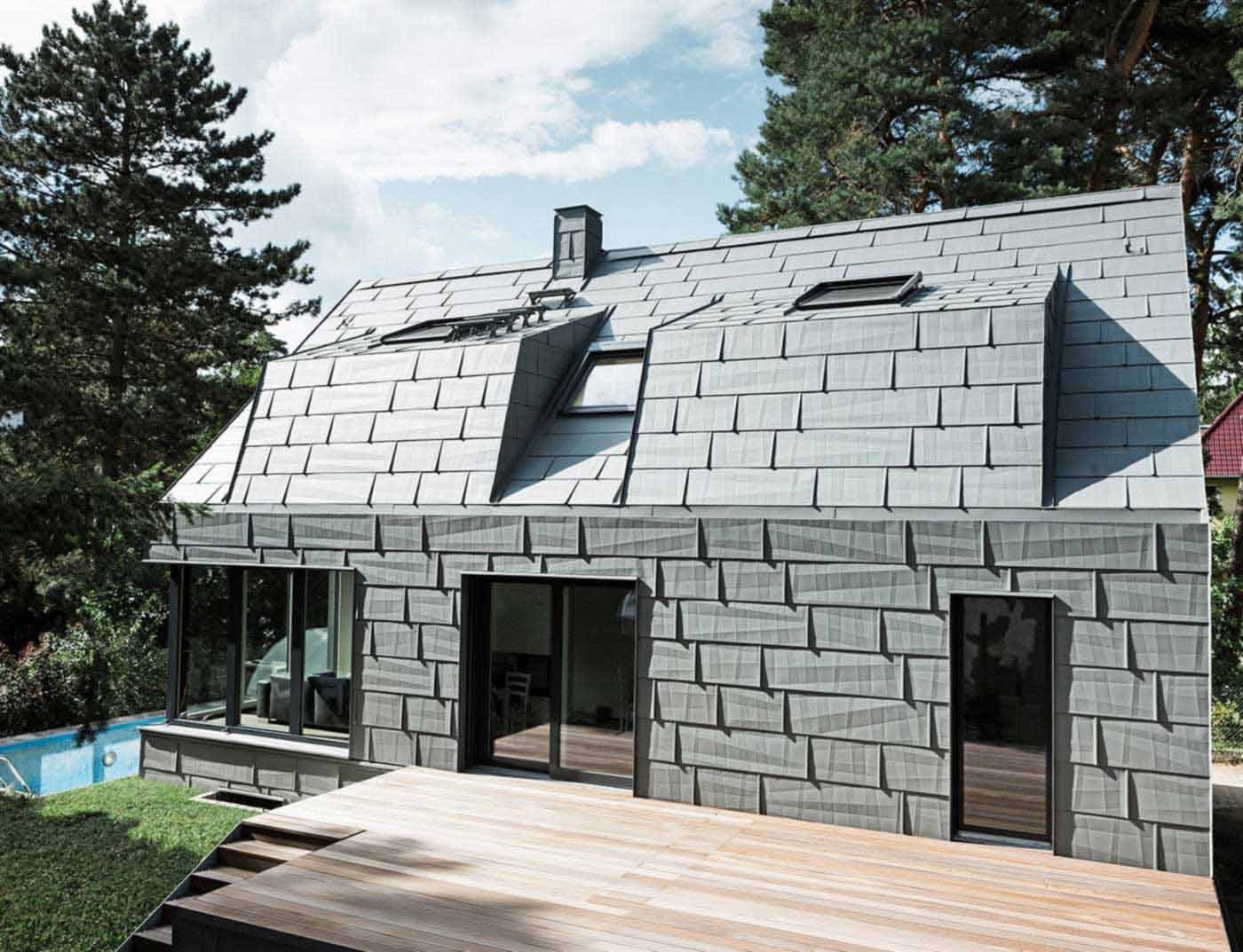 Referenzobjekte PREFA Dachsysteme Dachpaneel FX.12 07 P.10 hellgrau