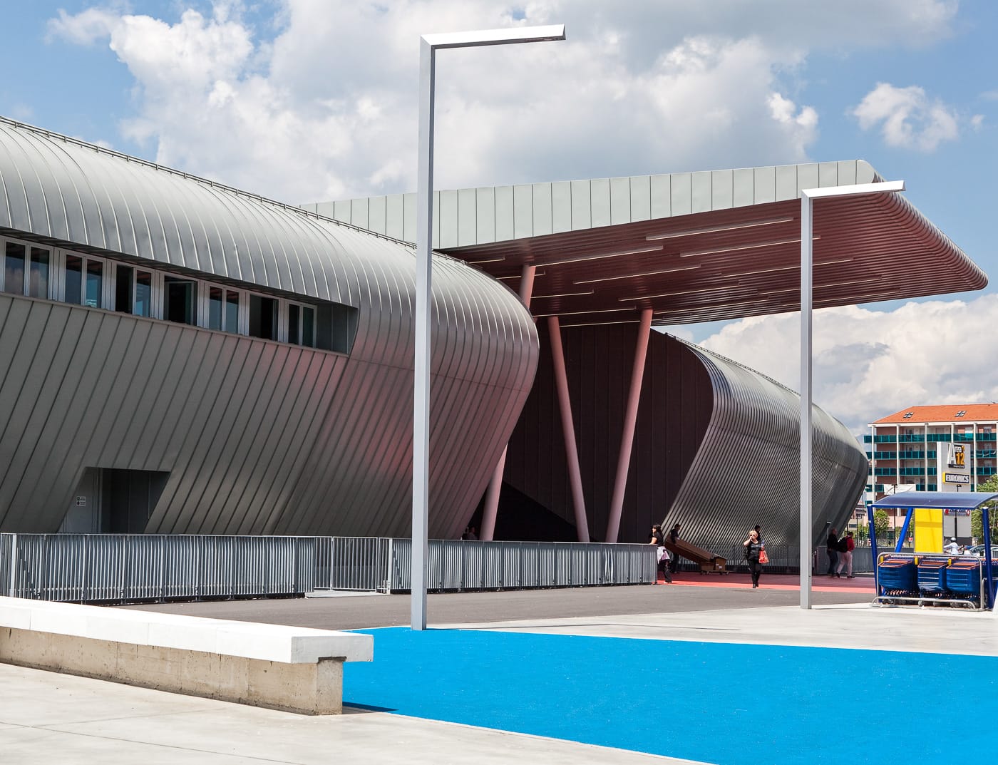 Referenzobjekte PREFA Fassadensysteme Fassadensystem Prefalz ® 08 P.10 zinkgrau